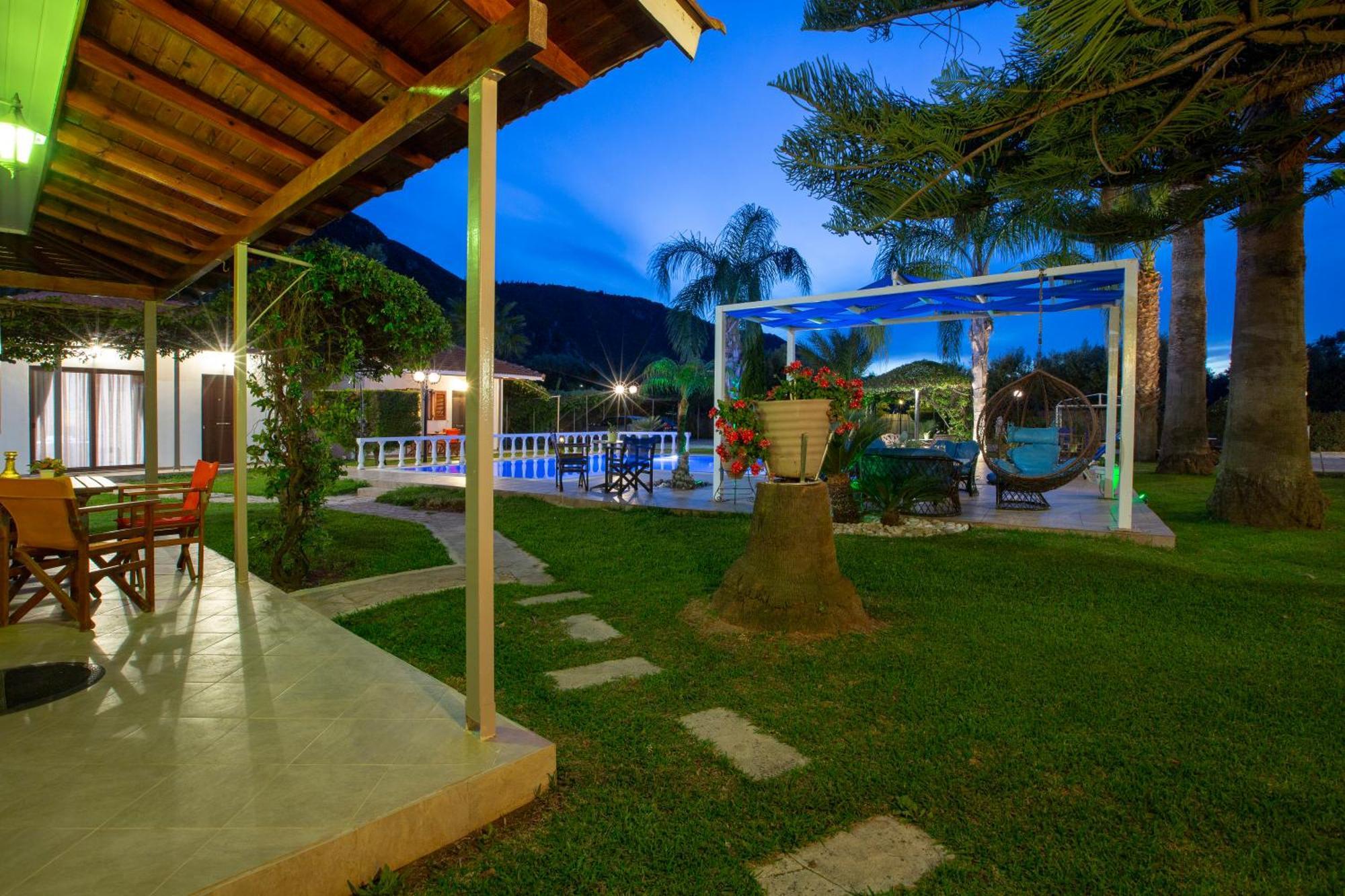 Villa Dimitris Apartments & Bungalows Frínion Exterior foto