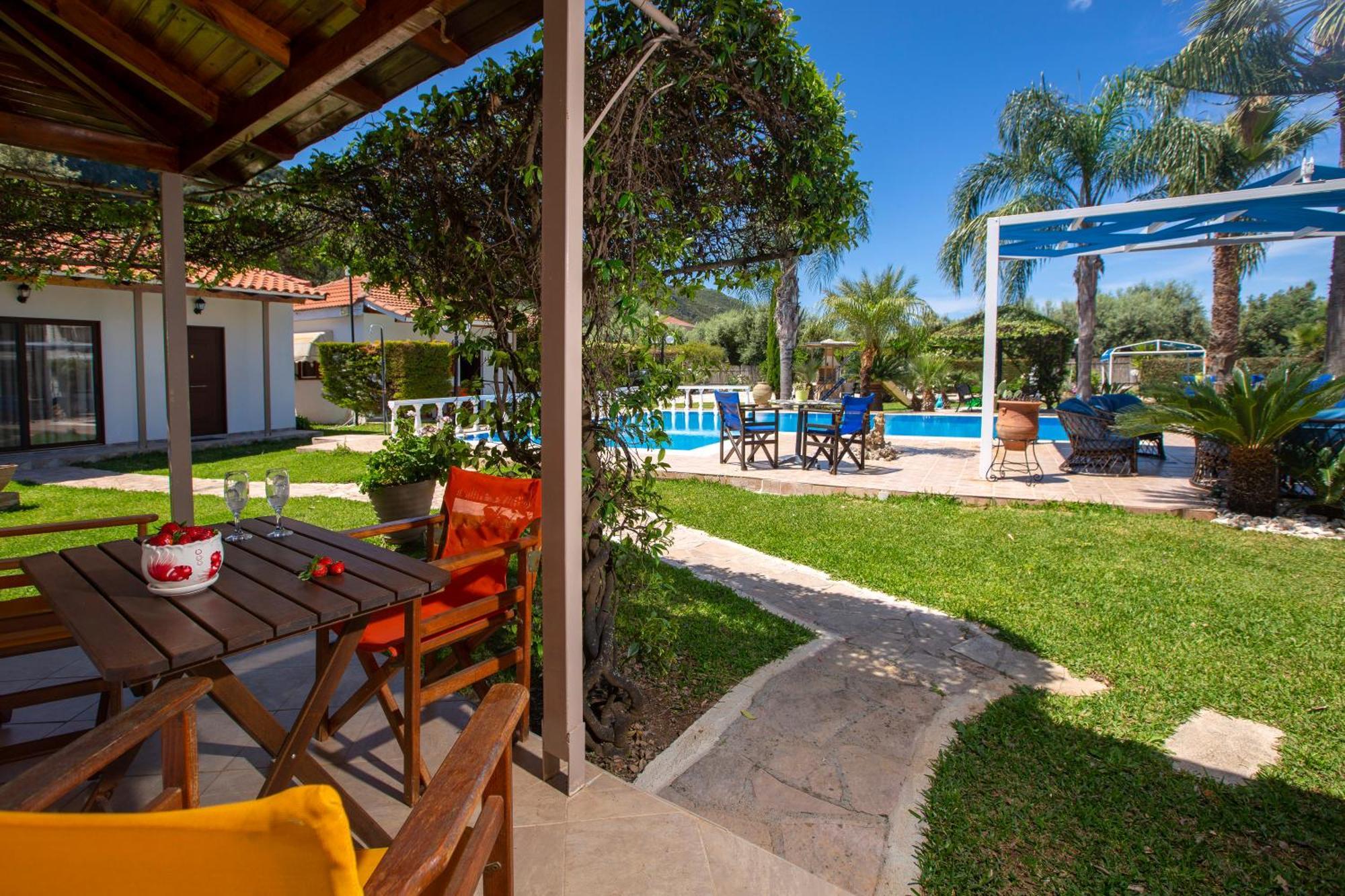 Villa Dimitris Apartments & Bungalows Frínion Exterior foto