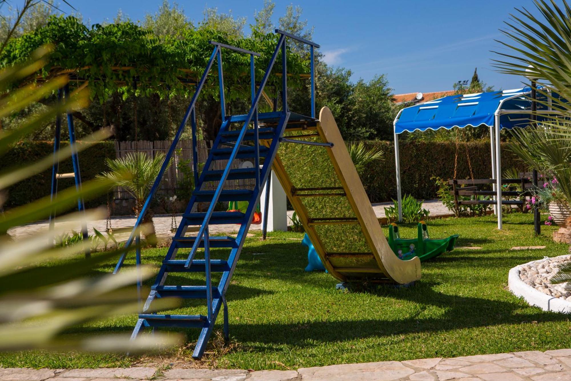 Villa Dimitris Apartments & Bungalows Frínion Exterior foto