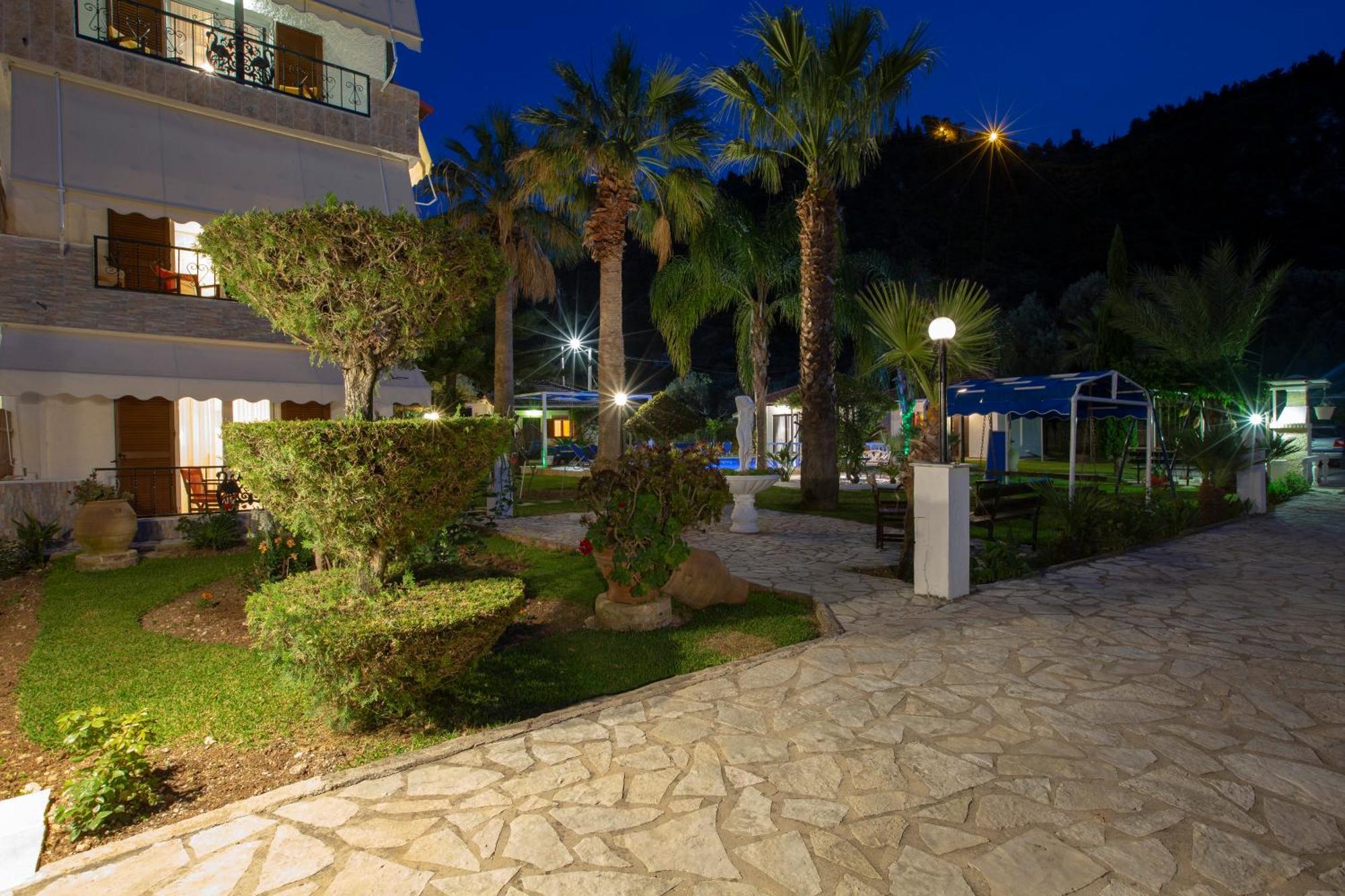 Villa Dimitris Apartments & Bungalows Frínion Exterior foto